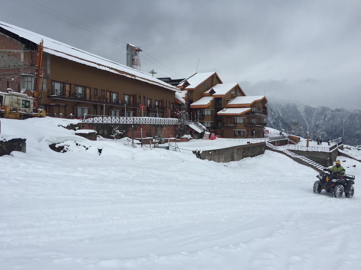 Clifftop Club Auli Joshīmath Exteriér fotografie