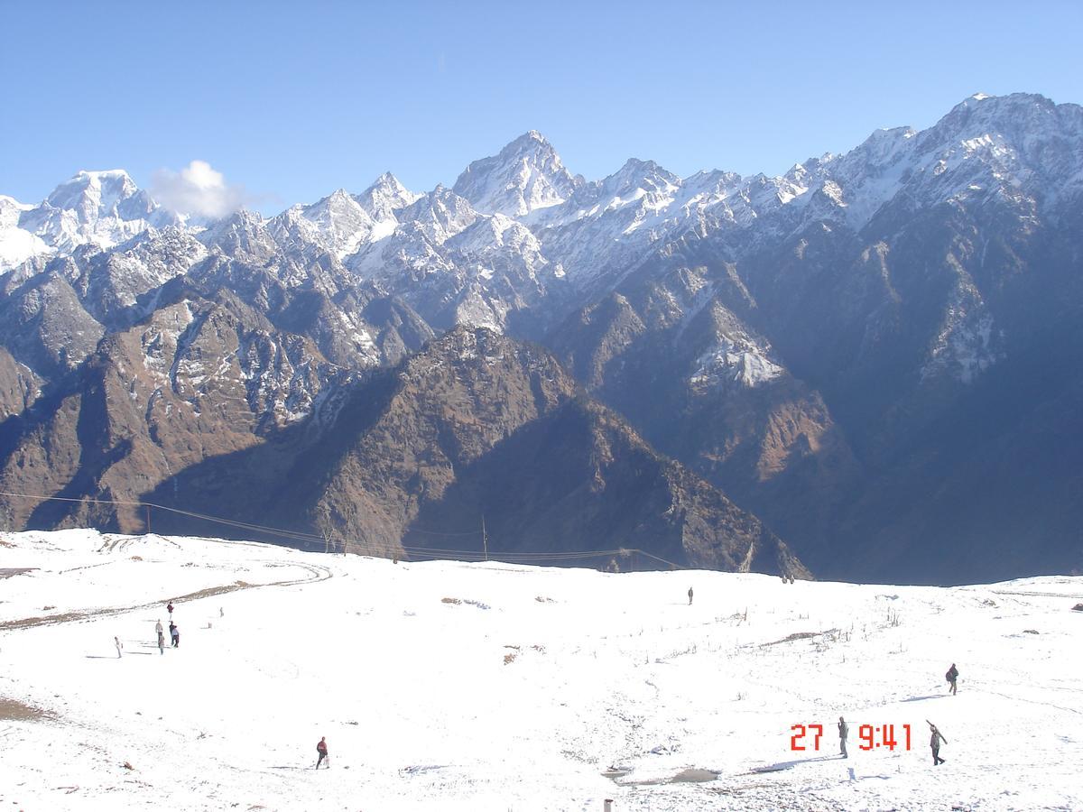 Clifftop Club Auli Joshīmath Exteriér fotografie