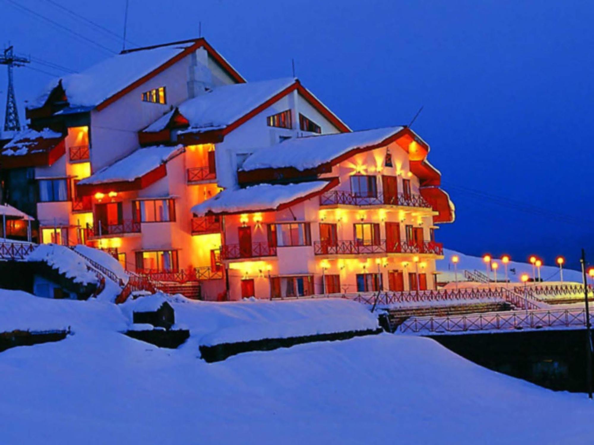 Clifftop Club Auli Joshīmath Exteriér fotografie